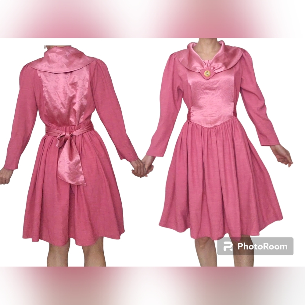 Vintage Pink Long Sleeve Satin detailed knee length fit and Flair belted Dress M